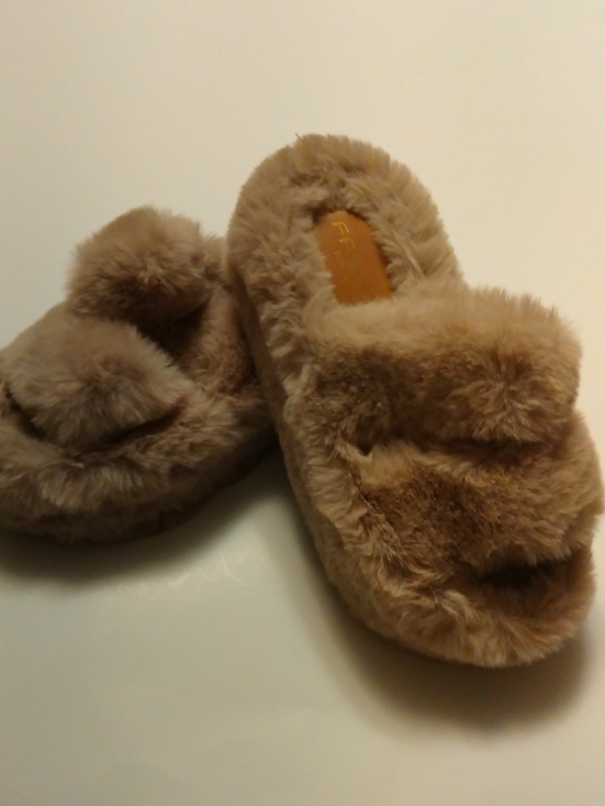 FASHION HUI LANG Shoes - Cozy Faux-Fur Slide Slippers in Taupe